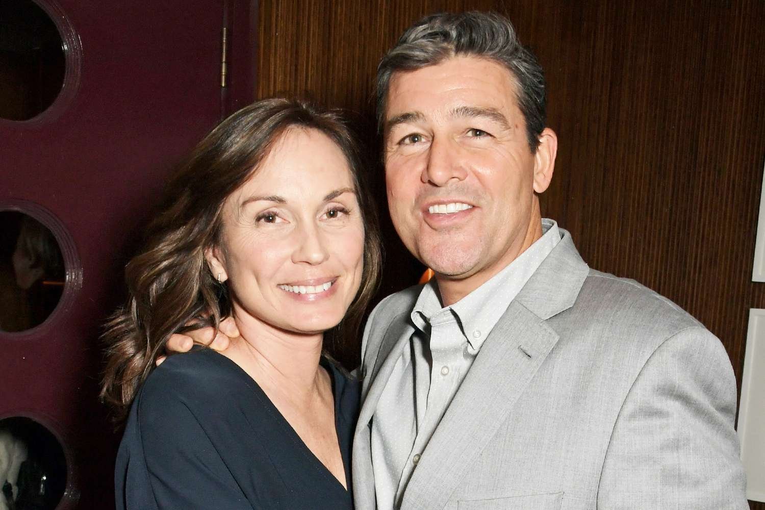 Kyle Chandler Wife